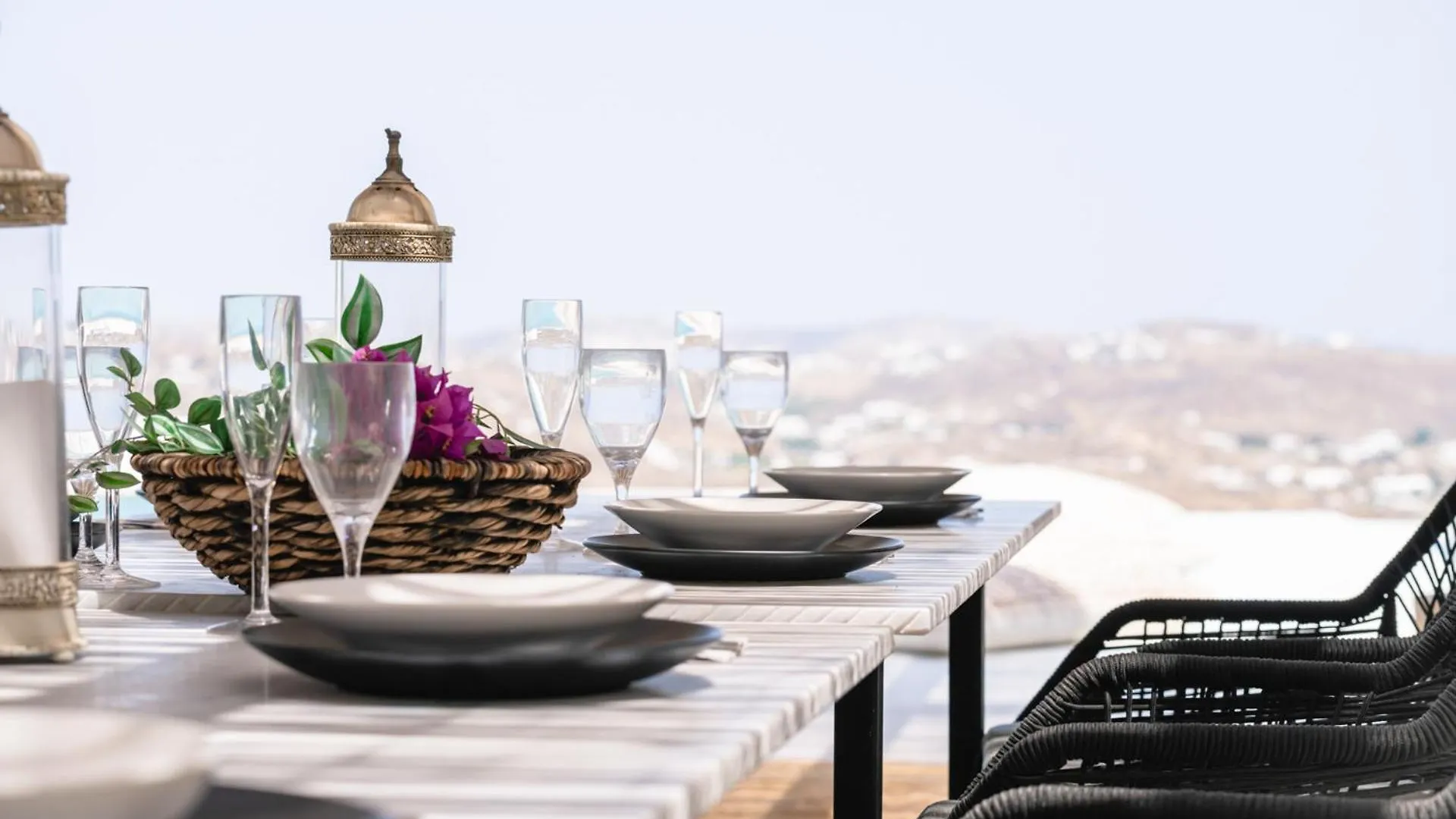 Psarou, The Above Nammos Experience